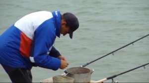 Омская рыбалка . Рыбалка язя в черте города .