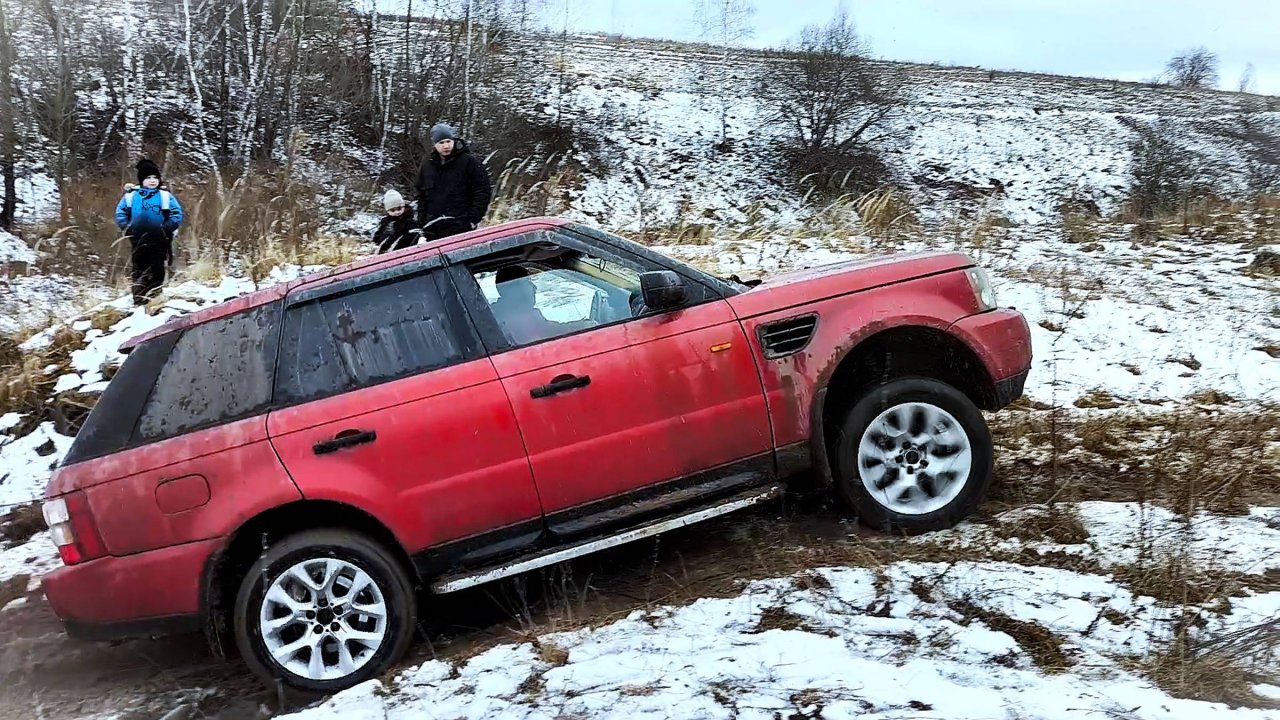 Range Rover учится у НИВ и УАЗов как ездить по горочкам