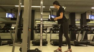 Жим книзу на блоке с канатом