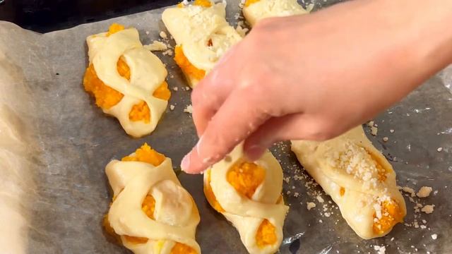 Ватрушки с творогом и булочки с тыквой. Өте жұмсақ өте дәмді бөлкелер. Ең оңай рецепт. смотреть онлайн
