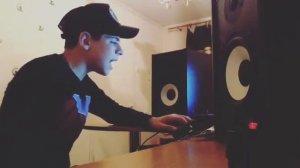 Брюнетка/Федя Шамилов