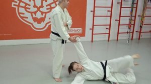 Мячик-необходимый инвентарь.