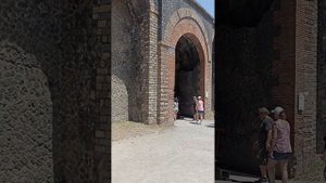 Амфитеатр в Помпеях — самый старый сохранившийся римский амфитеатр в мире. Сады и парки.