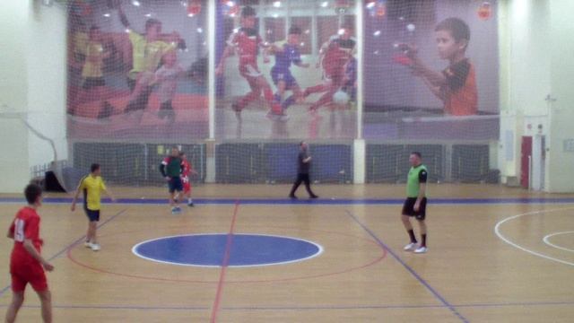 ч.210-9 Новогодний товарищеский матч Битва Поколений: Дети против Родителей 27дек2024 футзал