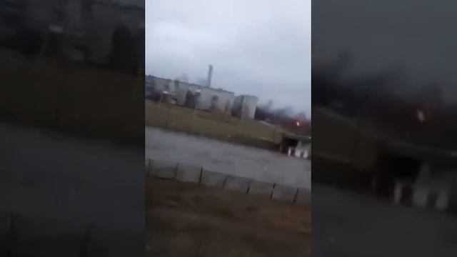 Видео взрывов в прифронтовом Покровске Донецкой области.