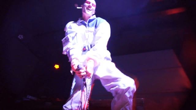 Live performance "Back Room Party" смотреть онлайн