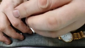 Замена батарейки в швейцарских часах