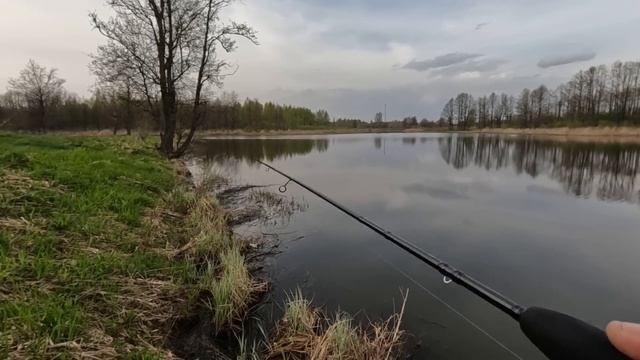 МЕНЬШЕ приманки, БОЛЬШЕ поклёвок! Рыбалка на СПИННИНГ весной! Ловля ЩУКИ на МИКРОДЖИГ! смотреть онлайн