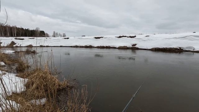 МАЛЫЕ РЕКИ в МАРТЕ! Рыбалка на спиннинг весной! ДЖИГ на малой реке! смотреть онлайн