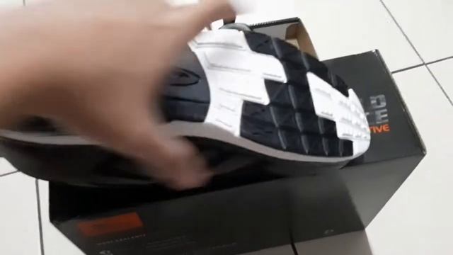 WORLD BALANCE RUBBER SHOES(ARGON M) смотреть онлайн