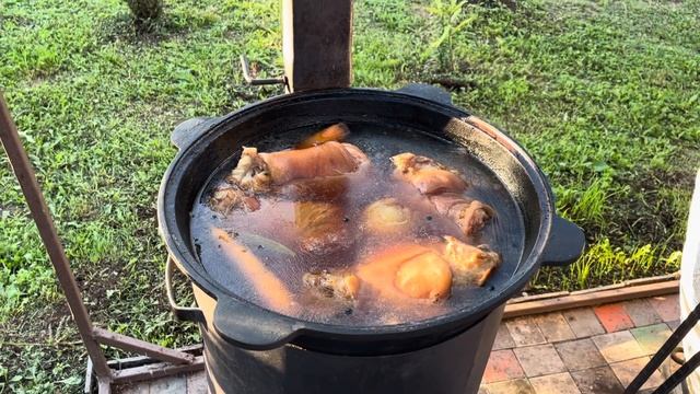 РУЛЬКА В ПИВЕ В КАЗАНЕ НА КОСТРЕ. Как вкусно приготовить рульку