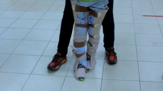 Ходим с подтяжками для ног смотреть онлайн