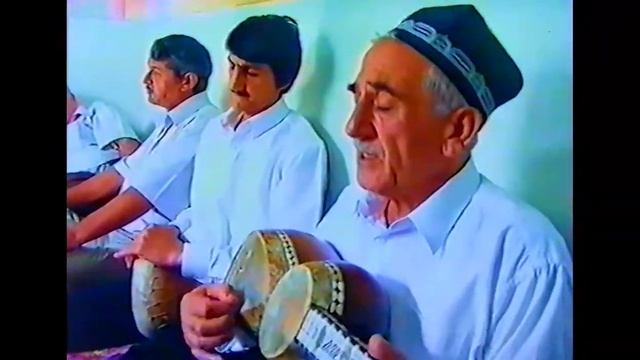 Файзулло Шарифов дар мехмонии хонаи чиянаш Иззатулло Назаров ва ёру дустон\Fayzullo Sharifov!!!