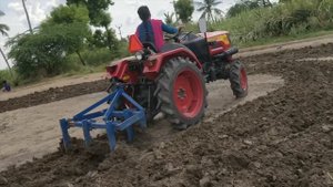 Village Girl Driving Mahindra mini tractor & cultivator | MAHINDRA JIVO 245 DI 4WD - Come to Villag