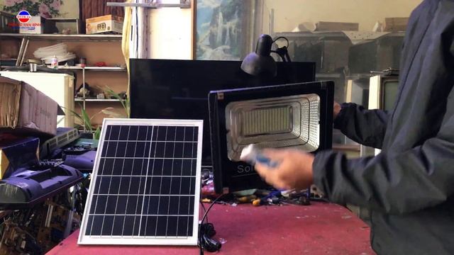 Đèn pha năng lượng mặt trời 100W ( Giải Pháp Tiết Kiệm Điện Hiểu Quả )