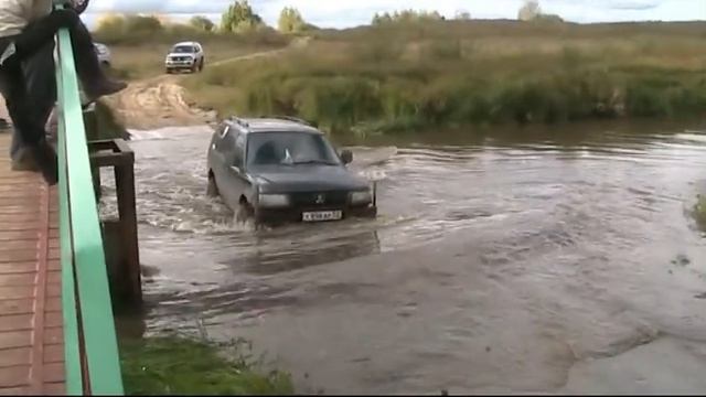Pajero и Брод (одна из дорог на Бор через луга) смотреть онлайн