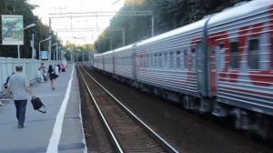 Электровоз ЭП10-006 с поездом № 34 Одесса - Москва платформа Переделкино