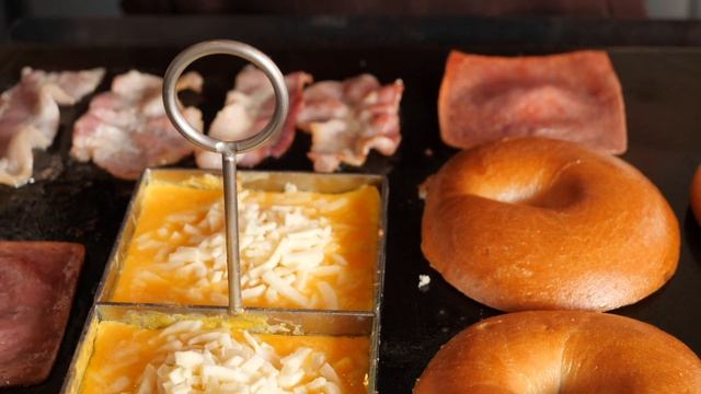 베이컨 햄 치즈 베이글 / Bacon Ham Cheese Bagel - Korean street food