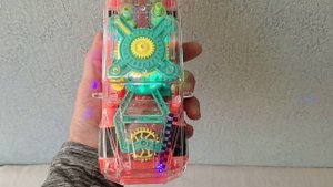 Машинка прозрачная с шестерёнками внутри