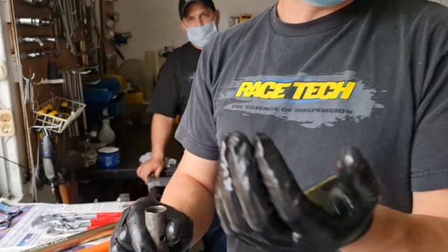 Honda Africa Twin Race Tech Suspension Valving. смотреть онлайн