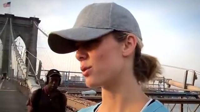 Летняя пробежка Хайди по мосту смотреть онлайн