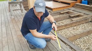 Что будет с террасной доской при неправильном зазоре? #терраса #отделка #дача