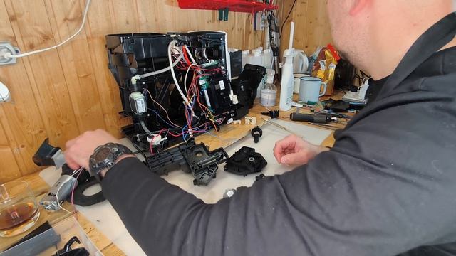 Nivona 796 с авито по низу рынка. Всё неплохо.
ошибка "добавьте зёрна" смотреть онлайн