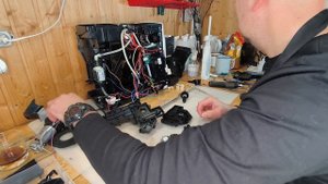 Nivona 796 с авито по низу рынка. Всё неплохо.
ошибка "добавьте зёрна"