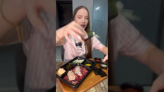 Сырая говядина с морским ушком #жизньвкорее #катякорея #еда #кореявлог