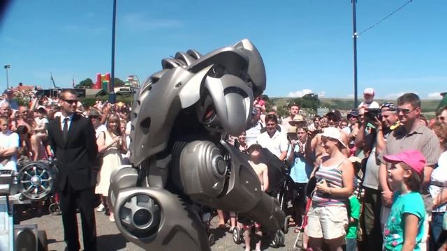 Titan The Robot, Swanage Carnival, 2008.mp4 смотреть онлайн