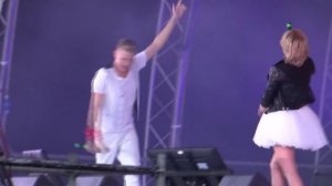 Елена Максимова и Рома Риччи. "Мир станет ярче". Музартерия 2015.