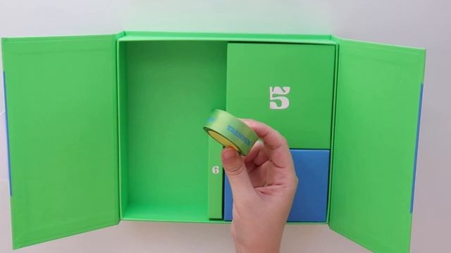 TXT LITTLE WISHES SPECIAL HOLIDAY BOX & YEONJUN PHOTO STAND UNBOXING