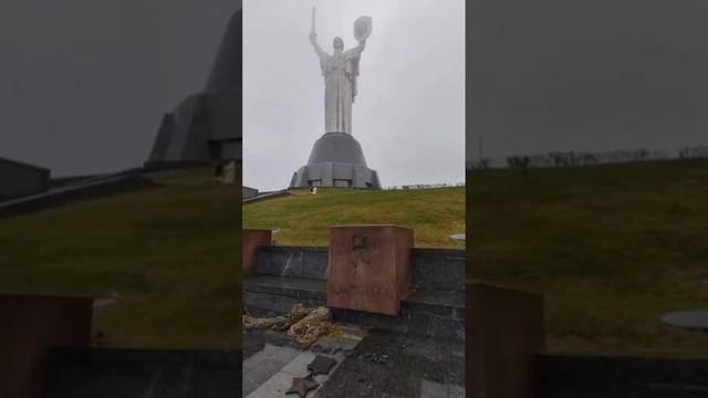 ⚡️ В Киеве наконец-то празднуют победу над Москвой и Минском.