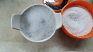 Чистка золотого браслета от тёмного налета с помощью порошка от Greenway