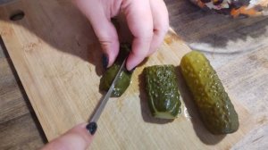 Винегрет классический с огурцами, квашеной капустой и горошком