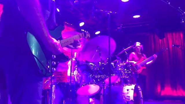 Extreme Cream- Introduction to "Toad". - Live Kofi Baker - Iridium 9-14-2017 смотреть онлайн