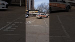 Постановка ТС на место стоянки под углом 90 при движении задним ходом по разметке