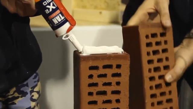 Jak szybko działa klej montażowy   Fix² RAPID   pokaz na targach Budma 2013 смотреть онлайн