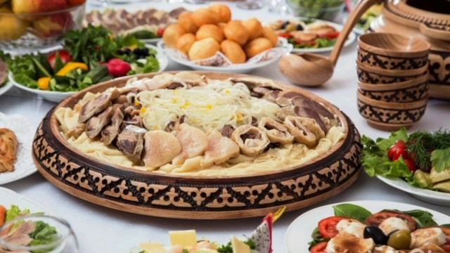 Күйеу табақ—зятю,куда кладут асық жілік,төс,ортан жілік,сүбе қабырға,арқа, белдеме, қарын, тоқ ішек