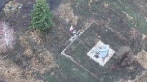 Водружение флага РФ в центе н.п. Лозовая военнослужащими ГрВ «Запад»