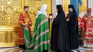 ВРУЧЕНИЕ ПАТРИАРШЕЙ НАГРАДЫ ИГУМЕНИИ ЕЛИСАВЕТЕ