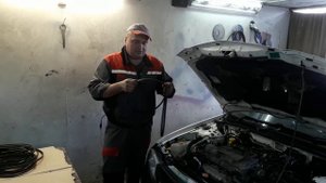 Замена ремня генератора ниссан дизель.