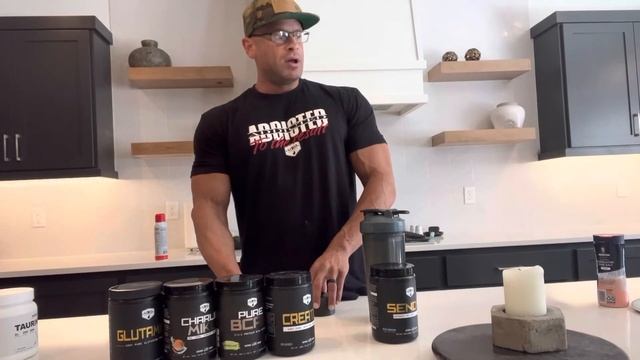 IFBB PRO Michael Olivera shares his supplement stack during his prep for the San Antonio Pro. смотреть онлайн