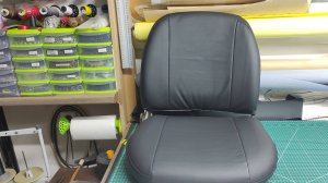 Перетяжка сиденья от бульдозера Komatsu.