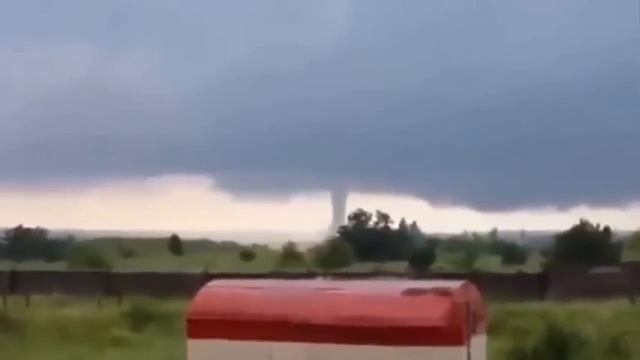 Caos por la tromba Днепропетровск, Сургут, Тупасинск. смотреть онлайн