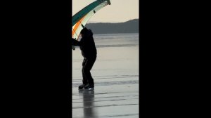 Backwind с вингом на коньках