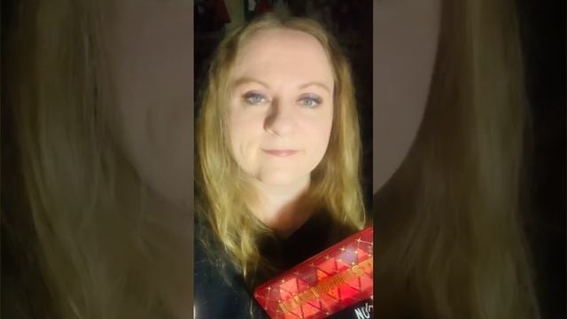 Макияж Вивьен Сабо Illusionniste.