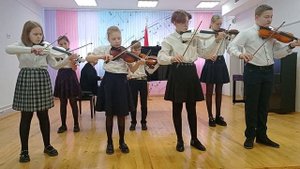 "Струнный серпантин"                            Н.Карш "Колыбельная мышонку" Ж.Металлиди "Колечко"