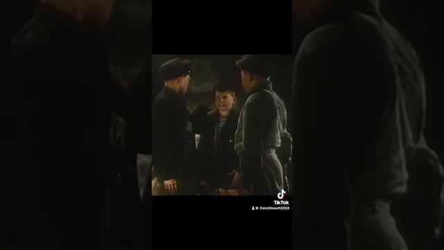 Во Франции ребенок с оружием в школе смотреть онлайн