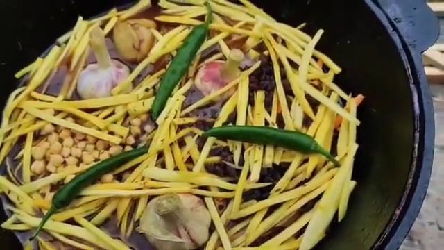 Виктория Башкирова👩🦰 - Мужики готовят плов. Рецепт приготовления плова в песне